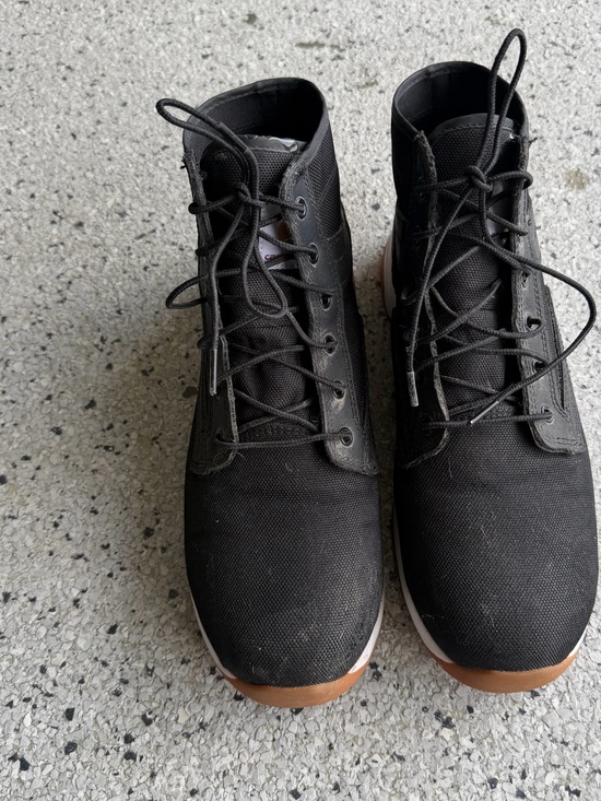 Carhartt Men’s Black Canvas Chukka Boots with White Midsole main image 5